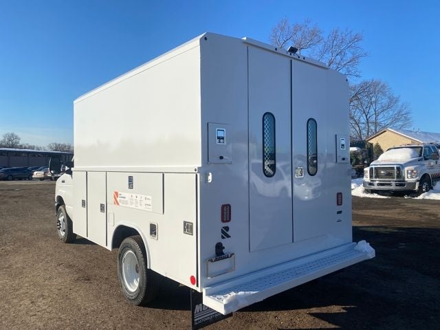 2026 Ford E-350SD Base Cutaway *Under Deposit*