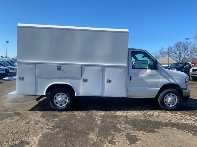 2026 Ford E-350SD Base Cutaway