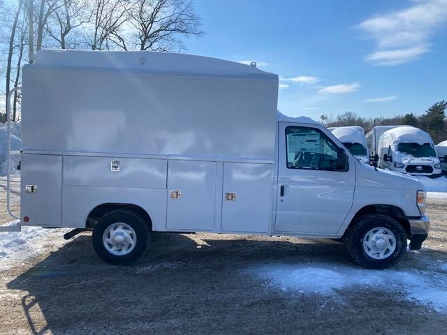 2026 Ford E-350SD Base Cutaway *Under Deposit*