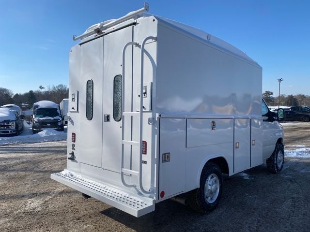 2026 Ford E-350SD Base Cutaway *Under Deposit*