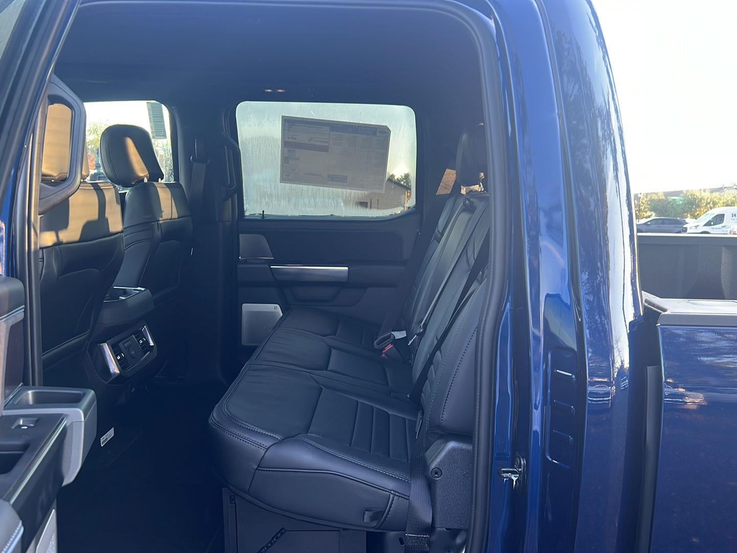 2027 Ford Super Duty F-350 SRW Platinum