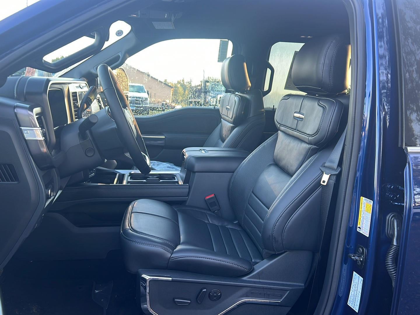 2027 Ford Super Duty F-350 SRW Platinum