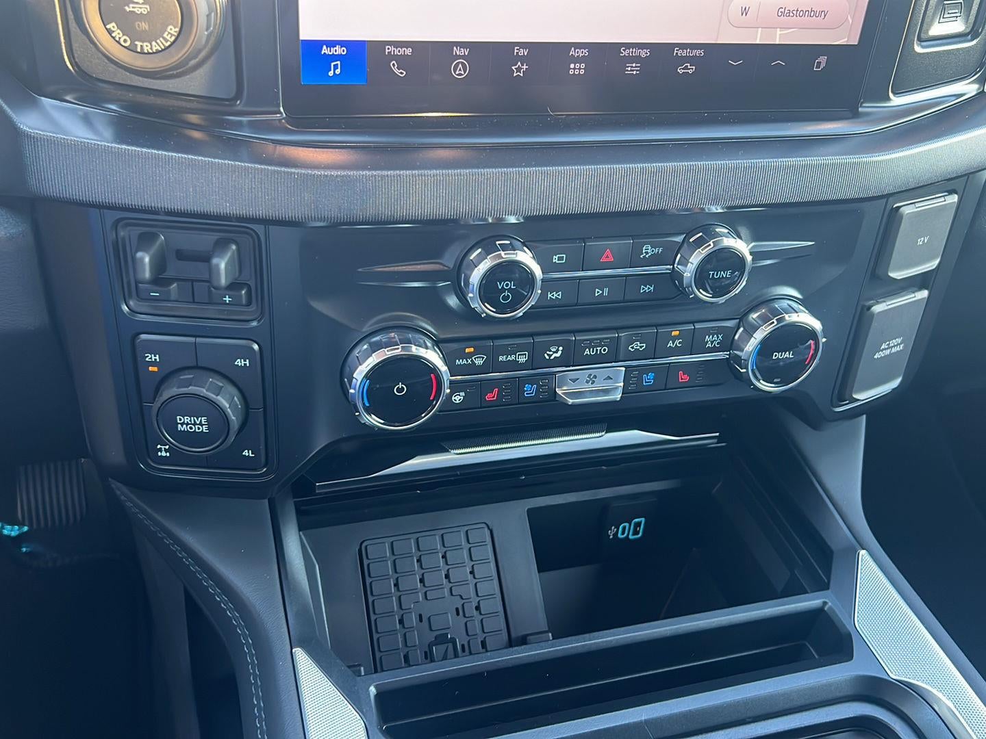 2027 Ford Super Duty F-350 SRW Platinum