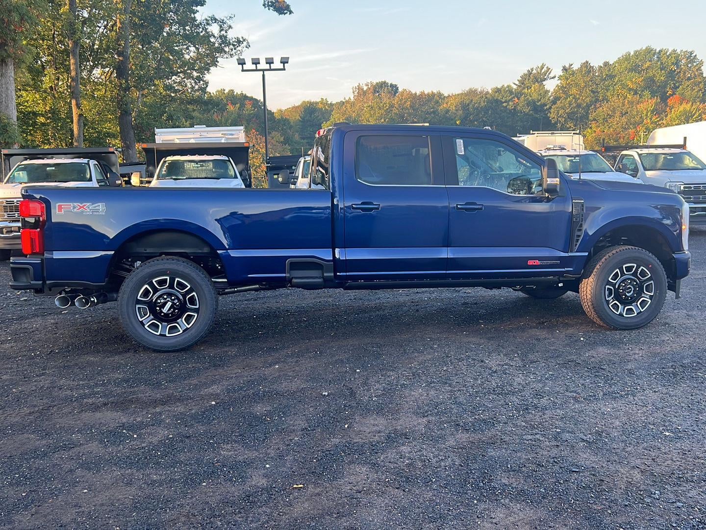 2027 Ford Super Duty F-350 SRW Platinum