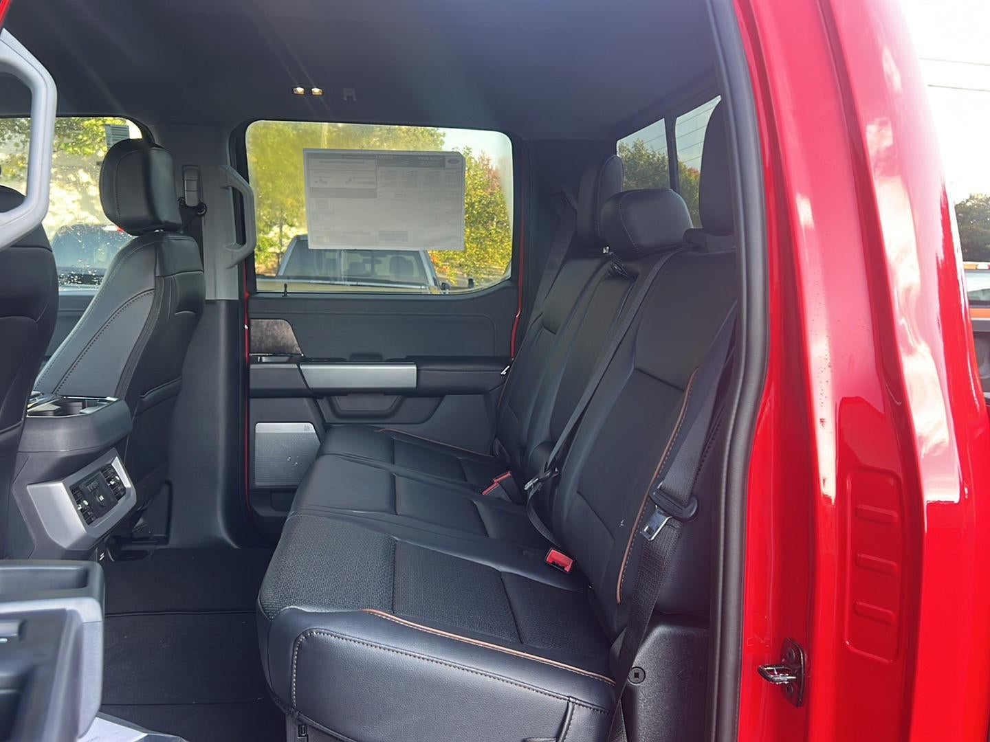 2027 Ford F-350 LARIAT *Under Deposit*