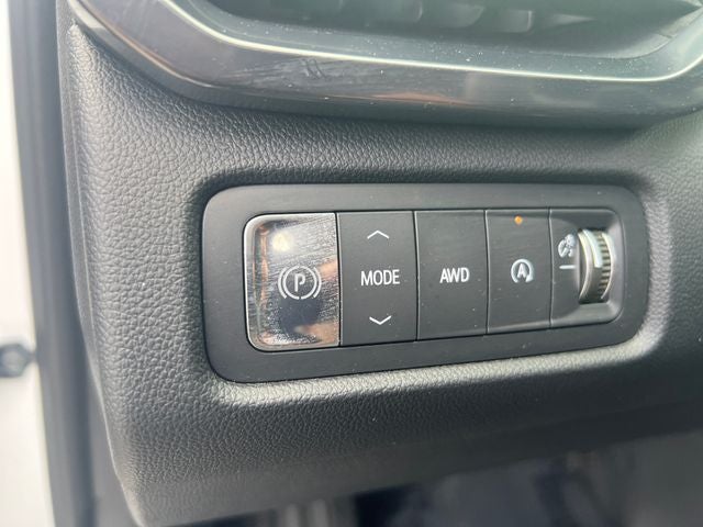 2025 GMC Acadia AT4