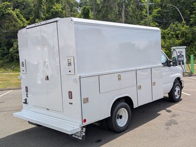 2026 Ford E-350SD Base Cutaway