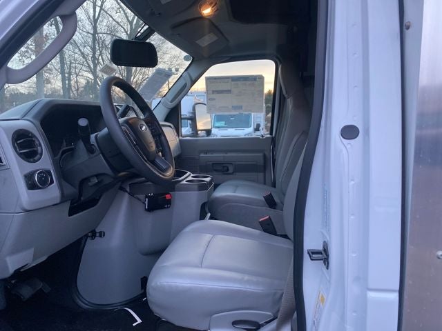 2026 Ford E-350SD Base Cutaway