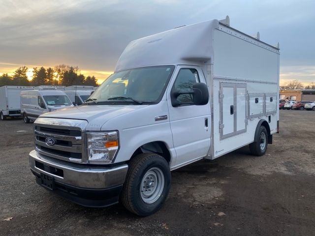2026 Ford E-350SD Base Cutaway