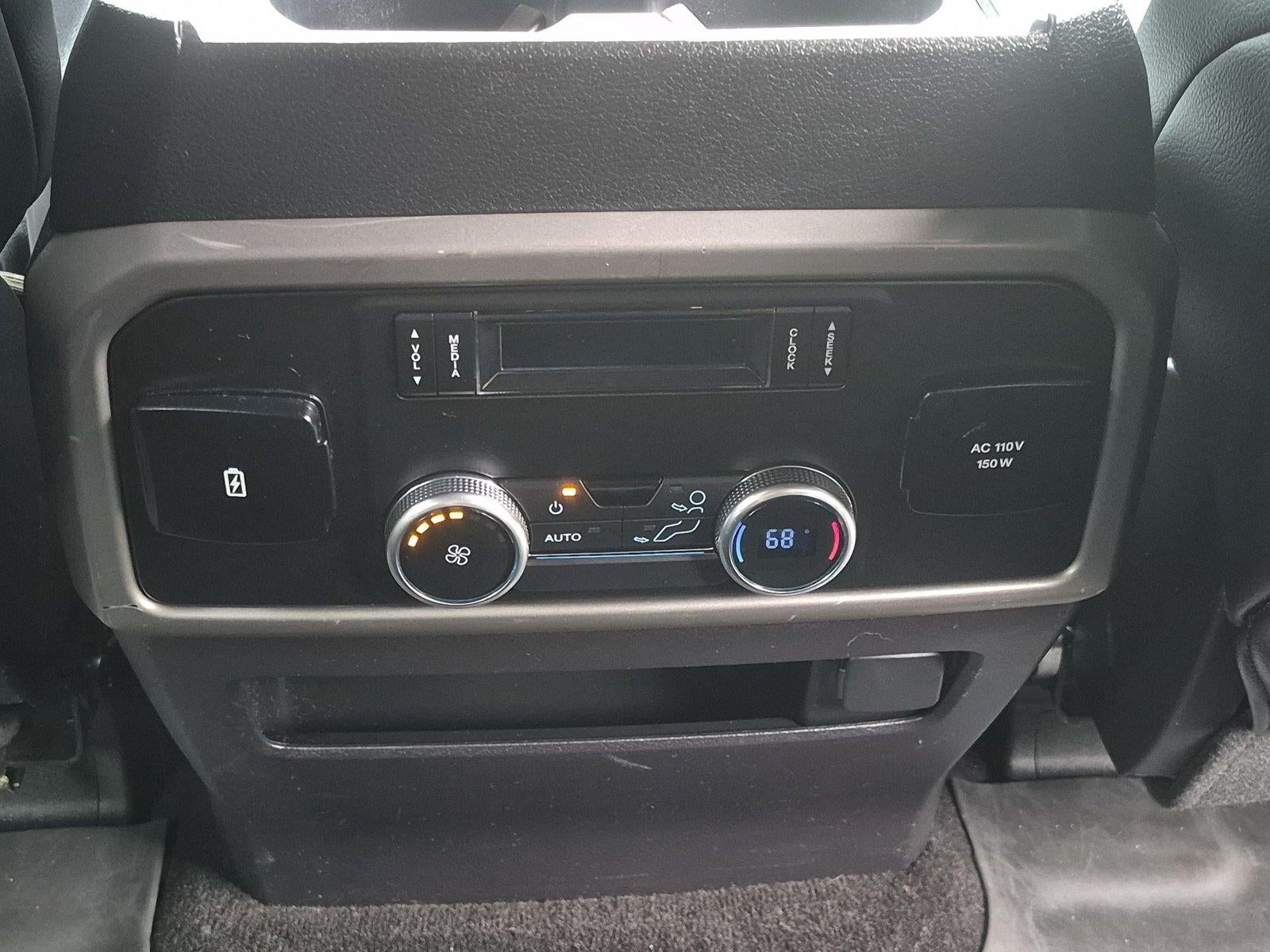 2019 Ford Expedition Max XLT *Under Deposit*