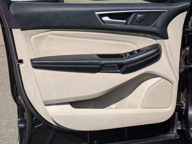 2015 Ford Edge Titanium *Under Deposit*