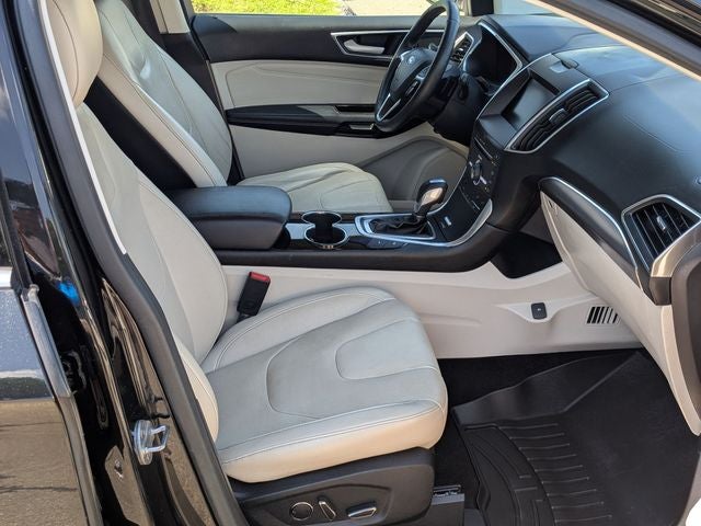 2015 Ford Edge Titanium *Under Deposit*