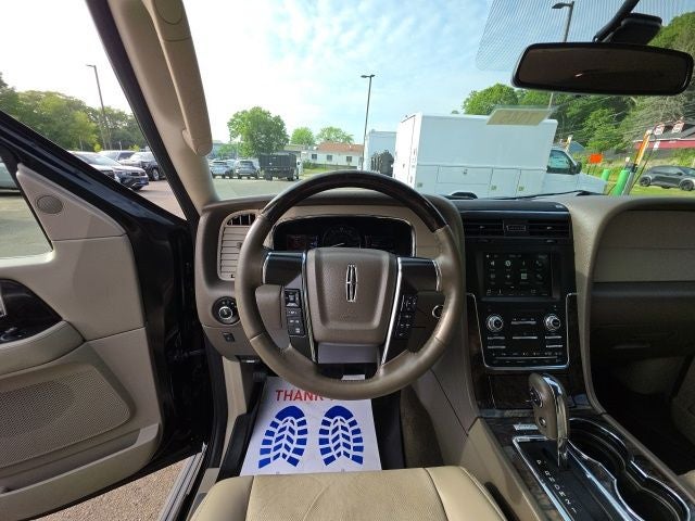 2017 Lincoln Navigator Select