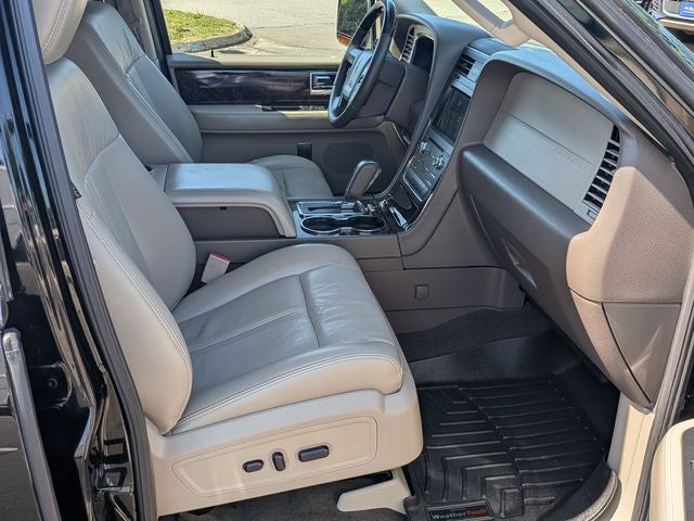 2017 Lincoln Navigator Select