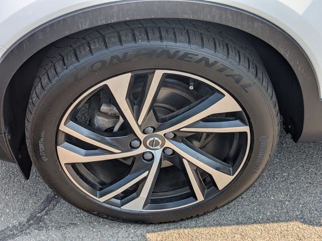 2020 Volvo XC40 R-Design *Under Deposit*