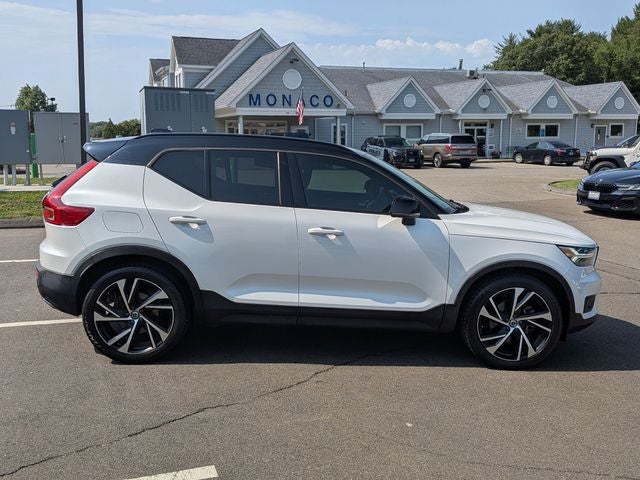 2020 Volvo XC40 R-Design *Under Deposit*